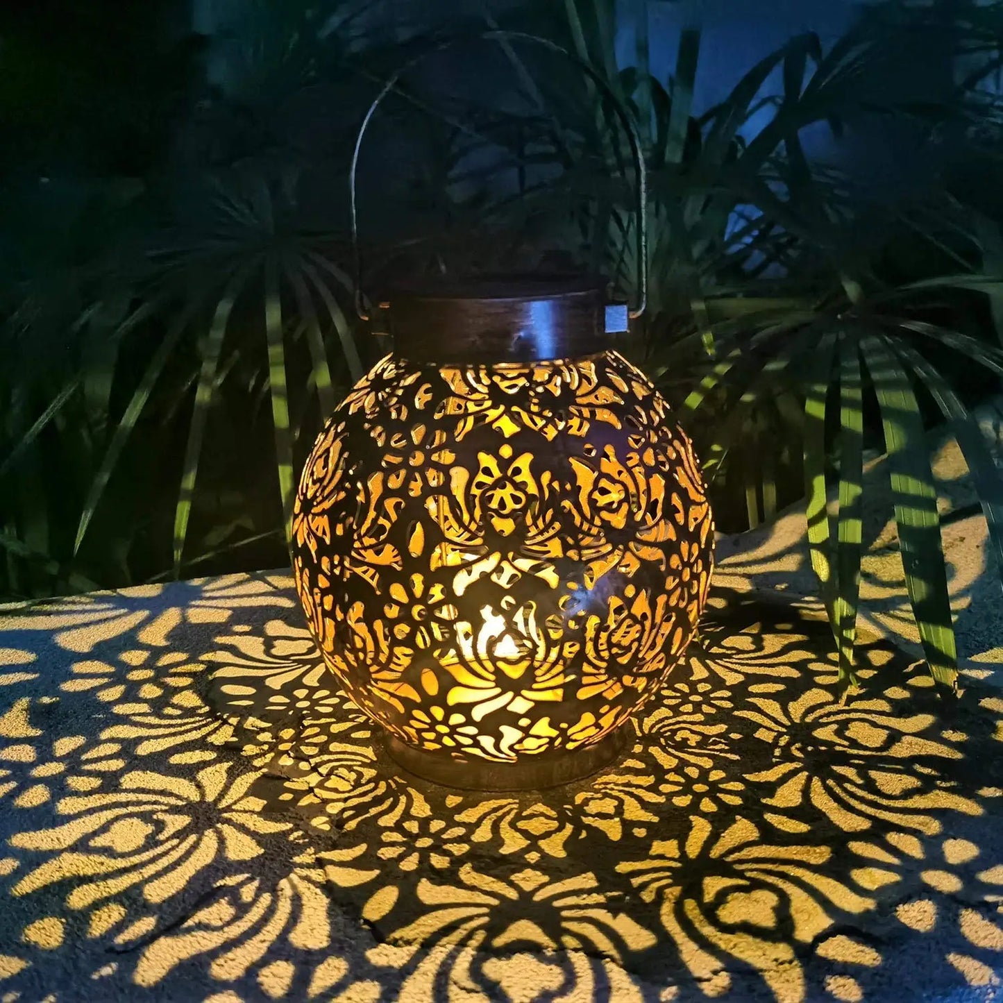 Lanterne Solaire Extérieure à LED – Décoration & Éclairage Automatique | Minseh